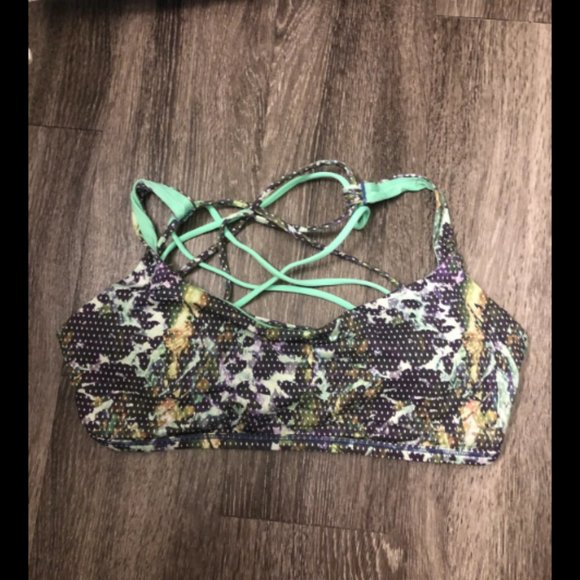 Lululemon Free to Be Wild Women's Sports Bra Sz 12 - Picture 1 of 4